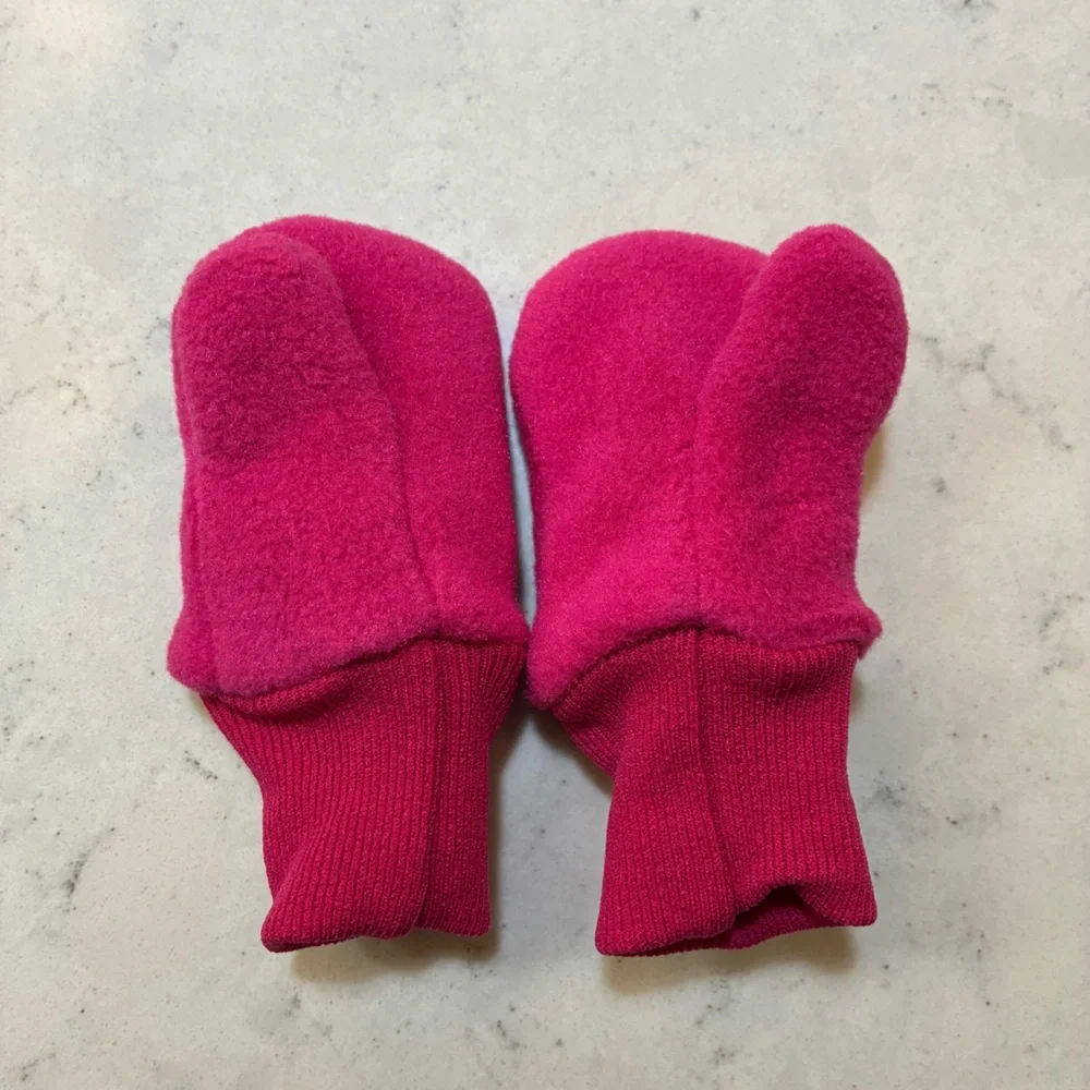 Patagonia Baby Girl Pita Pocket Mittens in Mystic Pink